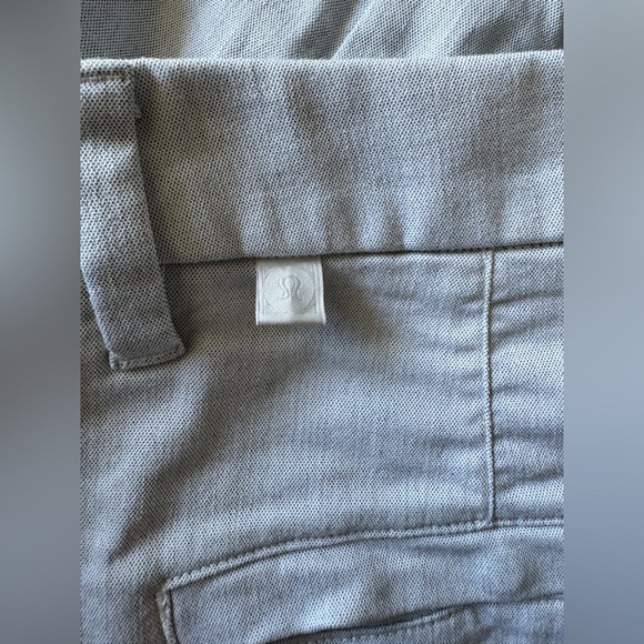 Lululemon Commission Relaxed Short Qwick Oxford Light Gray Sz 36  Flat Front - Picture 13 of 15